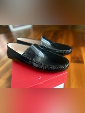 Women’s Tod’s Patent Black Leather Driving Loafers, NEW